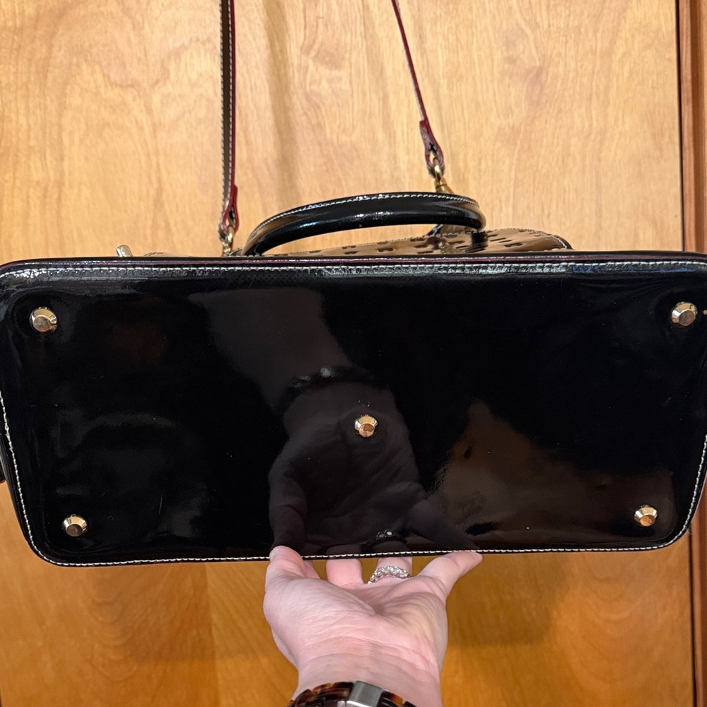 Arcadia Black Patent Leather Handbag - Picture 5 of 11